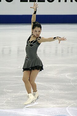 Akiko Suzuki em performance de patinação