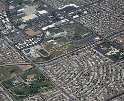 Maryvale Baseball Park e desenvolvimento suburbano