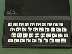 Placa de circuito e componentes internos do ZX81
