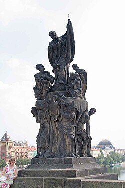 Estátua de São Francisco Xavier na Ponte Carlos