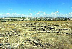 Vista de escavações arqueológicas em Shengavit