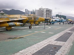 Nanchang Q-5 em exposição