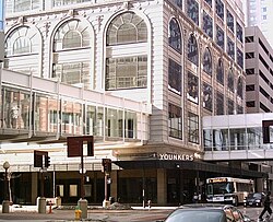 Interior de loja Younkers antiga