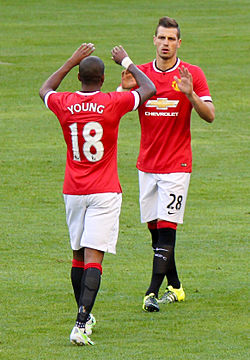 Morgan Schneiderlin com a camisa do Manchester United