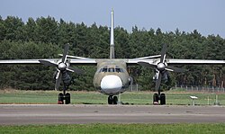 Vista lateral do An-26