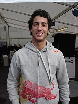 Daniel Ricciardo em carro de categoria júnior