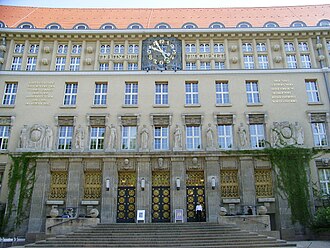 Interior da biblioteca