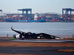 Aeronave da JAL em chamas